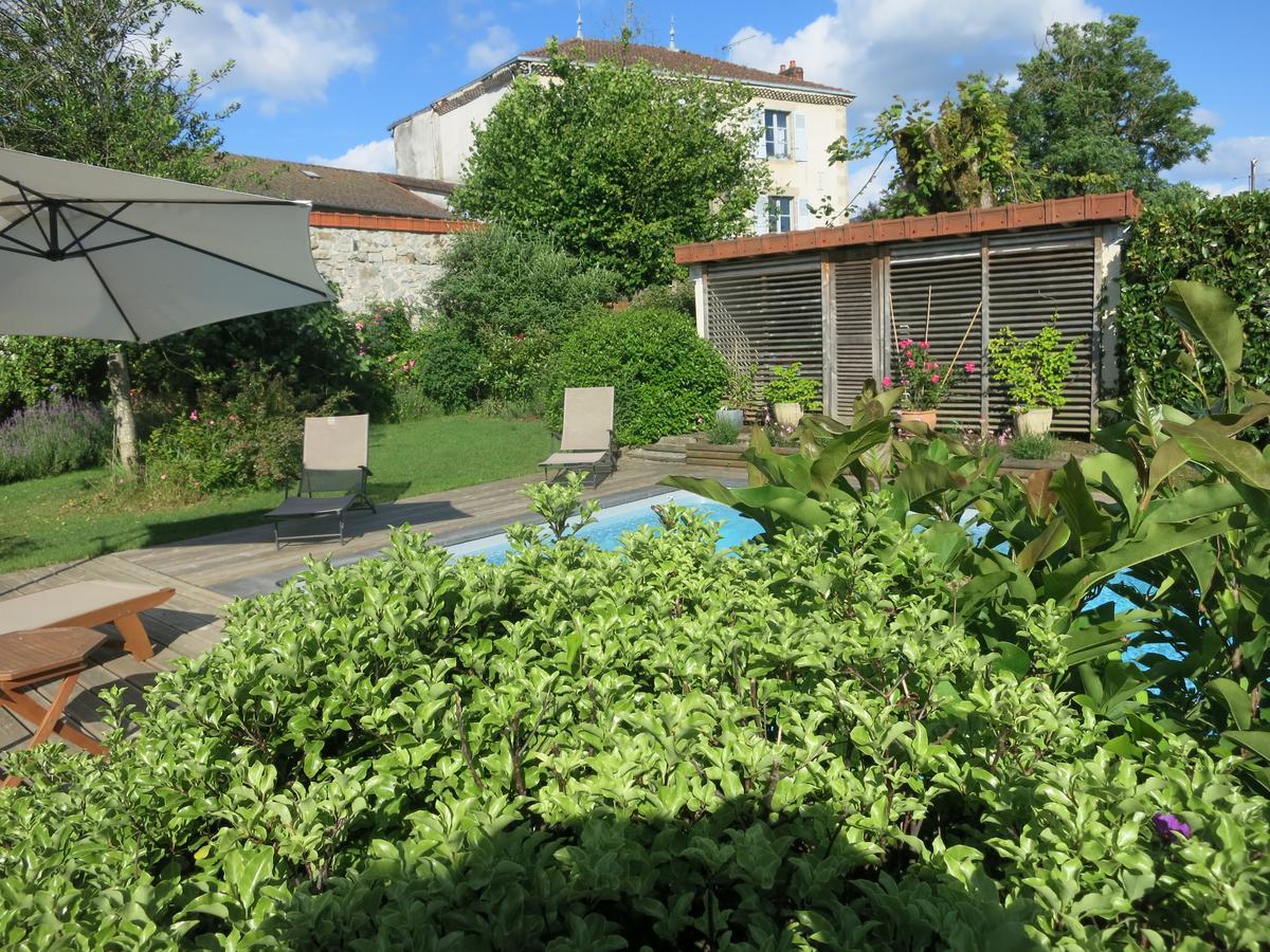 Les Jardins De Lily Hotel Saint-Léonard-de-Noblat Exterior foto